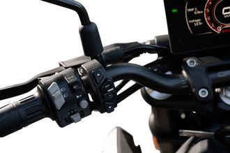 Фото ручки руля мотоцикла CFMOTO 300NK