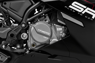 Фото двигателя мотоцикла CFMOTO 300SR