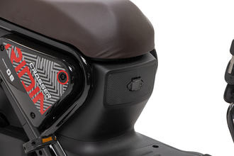Фото разьема для зарядки электроскутера Crosser CR-4 Pro