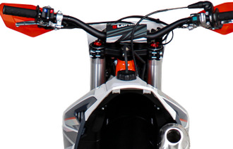 Фото руля мотоцикла Loncin XSPURS 300L