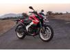 фото красного мотоцикла Bajaj Pulsar NS200