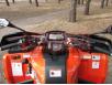 фото приладової панелі помаранчевого квадроцикла CFMOTO X8 HO EPS