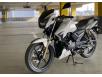 фото белого мотоцикла TVS Apache RTR 180
